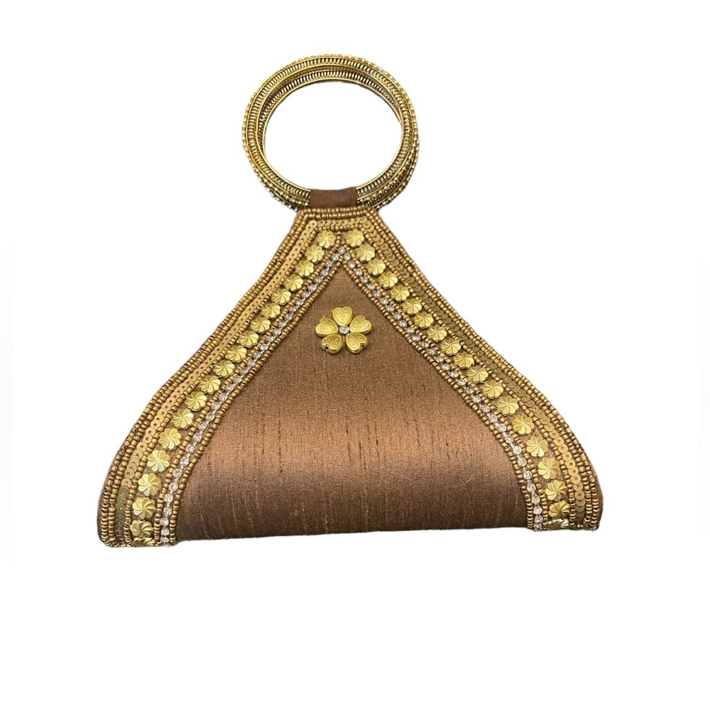 🤎Nice vintage hand detailed purse from India. Silk body with hand beaded detail
